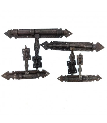 Türriegel, rustikale Schmiedearbeiten, marokkanische Handwerkerschmiede – alter Vintage-Stil