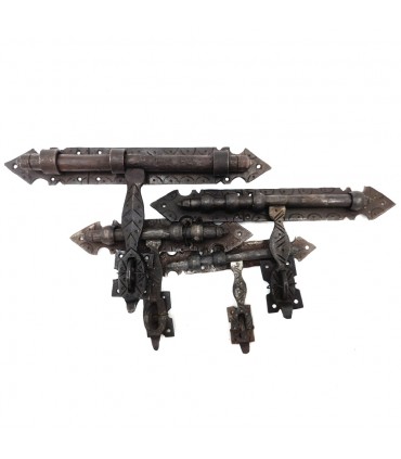 Türriegel, rustikale Schmiedearbeiten, marokkanische Handwerkerschmiede – alter Vintage-Stil