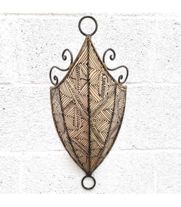 Lampada da Parete in Pelle Beige con Paralume Decorato con Henné Artigianato Marocchino Modello Aldurue