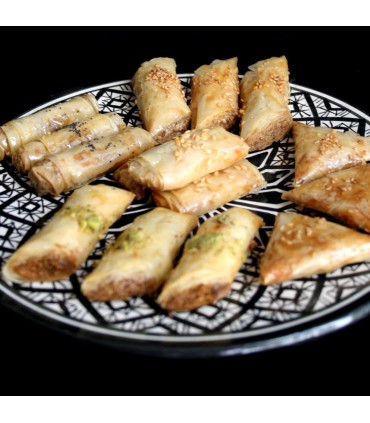 Pack of Mini Arab Cakes Nuts and Honey 15 units Assorted Vegetarian