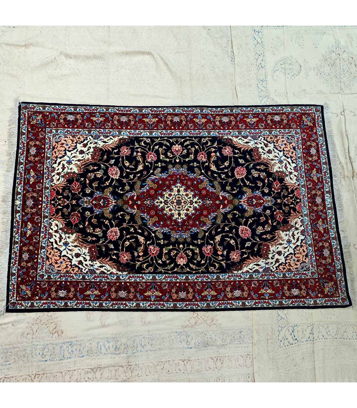 Tapis persan Heriz noué main – 197 × 149 cm – bon état – certificat - Décoration