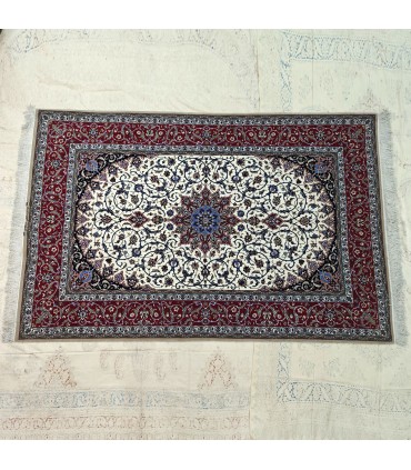 Alfombra Persa Isfahan Firmada por el Maestro Hussein Daveri - 228x147 cm