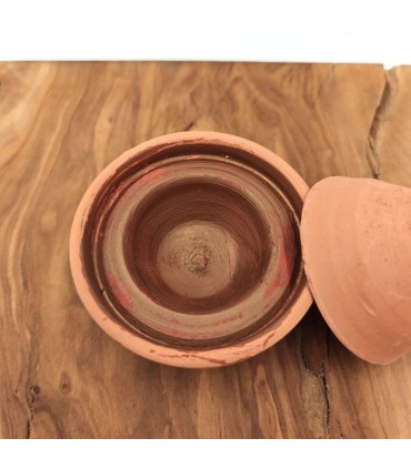 Rouge à lèvres berbère Aker Fassi dans un tajine en céramique - Rouge intense naturel et végan