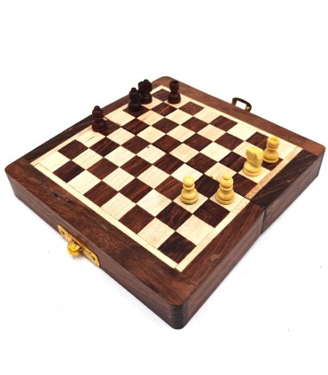 Mini Ajedrez Plegable con Funda Interior – Compacto y Portátil (13,5 cm x 13 cm)