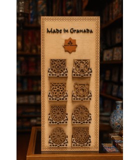 Présentoir de Sous-Verres Artisanaux “Designs de l'Alhambra” - Bois Naturel - Fabriqué à Grenade