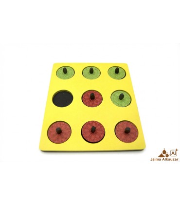 Tic Tac Toe Game with Arabic Lattice Pieces