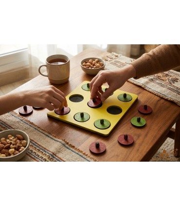 Tic Tac Toe Game with Arabic Lattice Pieces