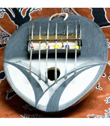 Kalimba - instrument africain - citrouille - bat