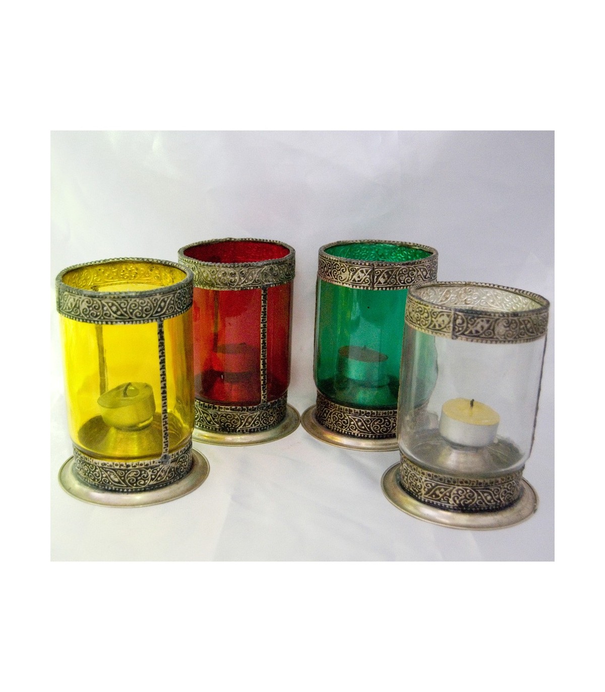 Zylindrisches Glas mit großen Alpaka Kerzenhalter