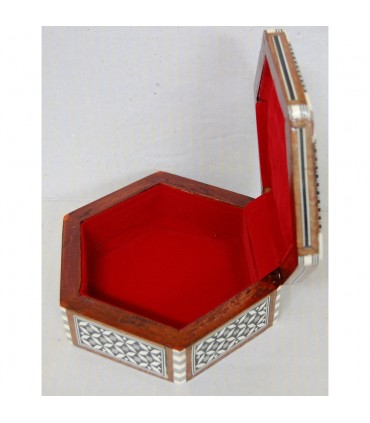 Box inlaid with Nacar Hexagonal Velvet lining