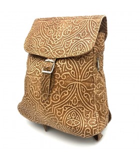 Mochila Cuero Repujada Pequeña - Modelo Camel - 6 Bolsillos